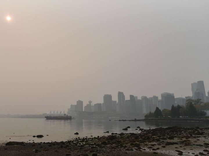  The Vancouver skyline shrouded in heavy smog from clouds and smoke due to forest fires in Washington, Oregon and California in September 2020.