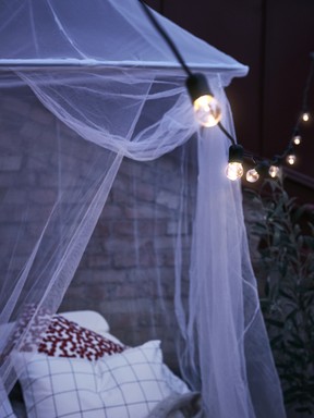 Solig white net creates an airy and elegant ambience.