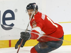 All-Star Jonathan Huberdeau, who celebrated his 100th point of the season with a goal last April, had more to celebrate, as did Calgary Flames fans, when it was announced that the recently acquired winger had agreed to a contract. of eight years for US $ 84. -million contract extension.