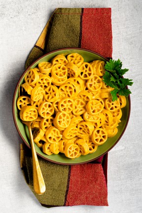 Butternut Squash Mac and ‘Cheese’ offers up a creamy, tangy sauce.