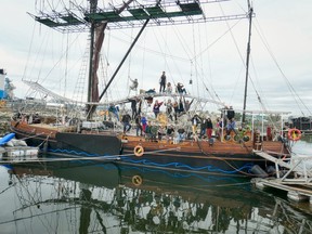 The 52 year run of the Caravan Stage Company celebrated its final performance Sept. 10, 2022, at Richmond’s Shelter Island Marina. The stage was its floating theatre, the tall ship Amara Zee.