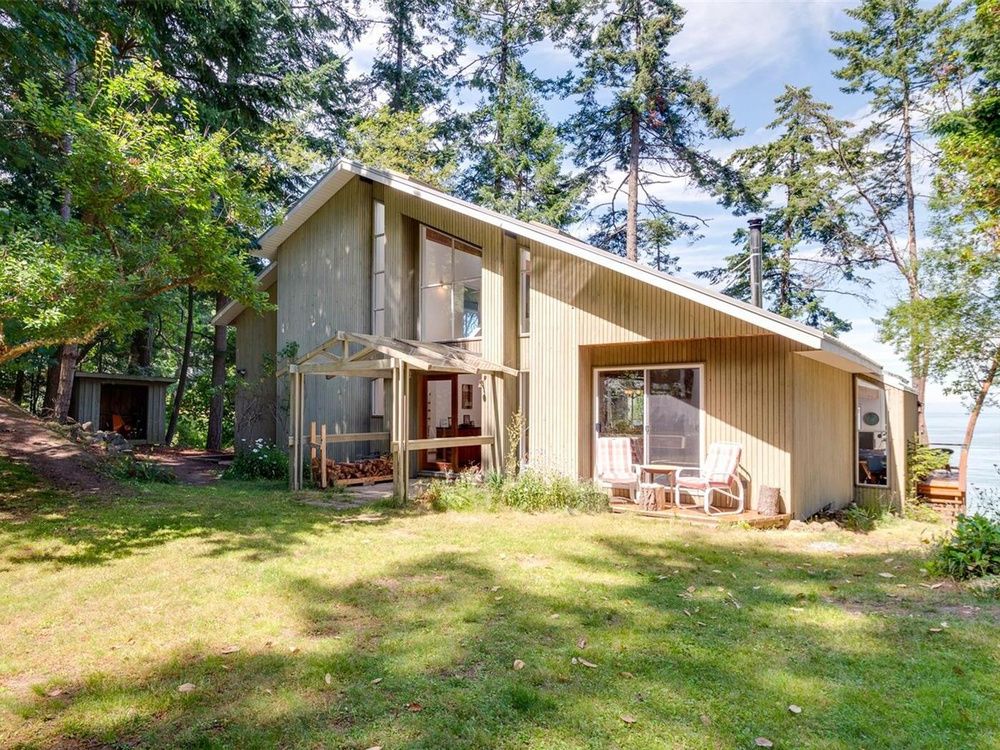 Sold (Bought) Mayne Island home boasts enviable waterfront position