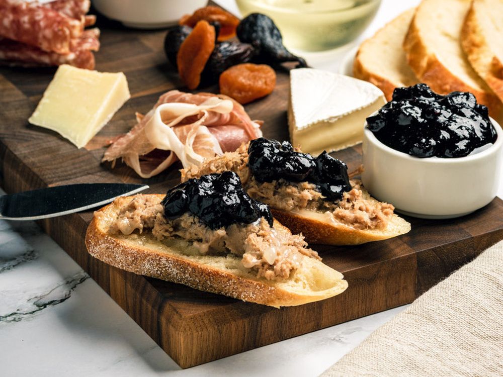 Recipe: Duck confit with blueberry chutney | Vancouver Sun
