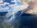 Sep.  8 de enero de 2022 Una vista del incendio forestal de Heather Lake en Manning Park. 