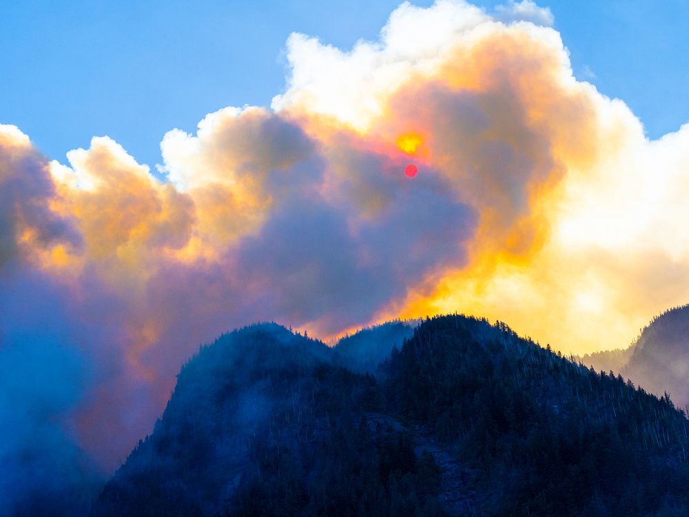 Wildfire near Hope prompts evacuation alert