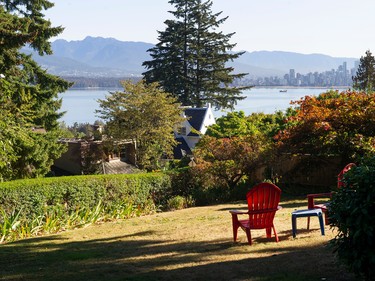 Vancouver, BC: September 20, 2022 -- Log house at 4686 W. 2nd in Vancouver, BC Tuesday, September 20, 2022. The house was built in 1912 and sits on three lots. It is for sale for $16-million.

(Photo by Jason Payne/ PNG)
(For story by John Mackie) [PNG Merlin Archive]