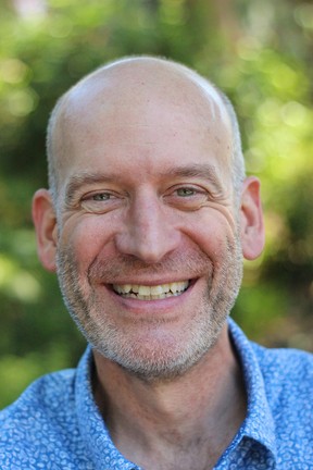 Well-traveled author Bill Arnott is back with a new book