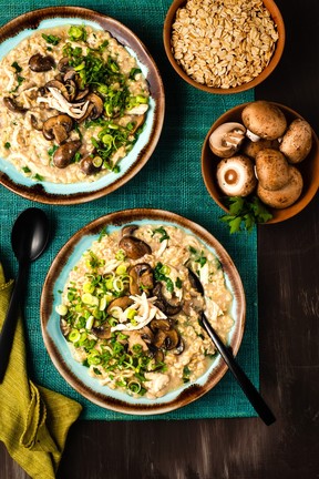 Oats with Chicken, Mushrooms and Spinach.