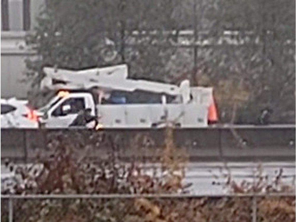 Incidente policial cierra la autopista 1 en Coquitlam con ‘múltiples escenas del crimen’