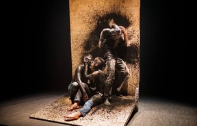 Les cri des méduses by Alan Lake Factori(e) is a dance show inspired by the famous painting, The Raft of the Medusa.