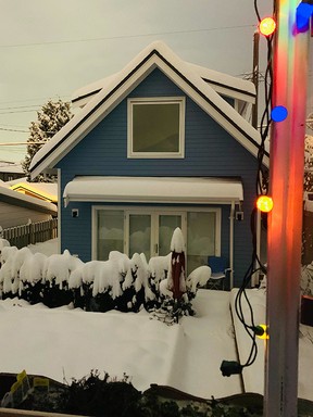 Snow blankets a residential area of East Vancouver on Dec. 20, 2022.