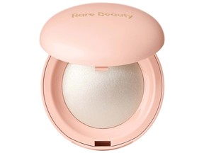 Rare Beauty Positive Light Silky Touch Highlighter.