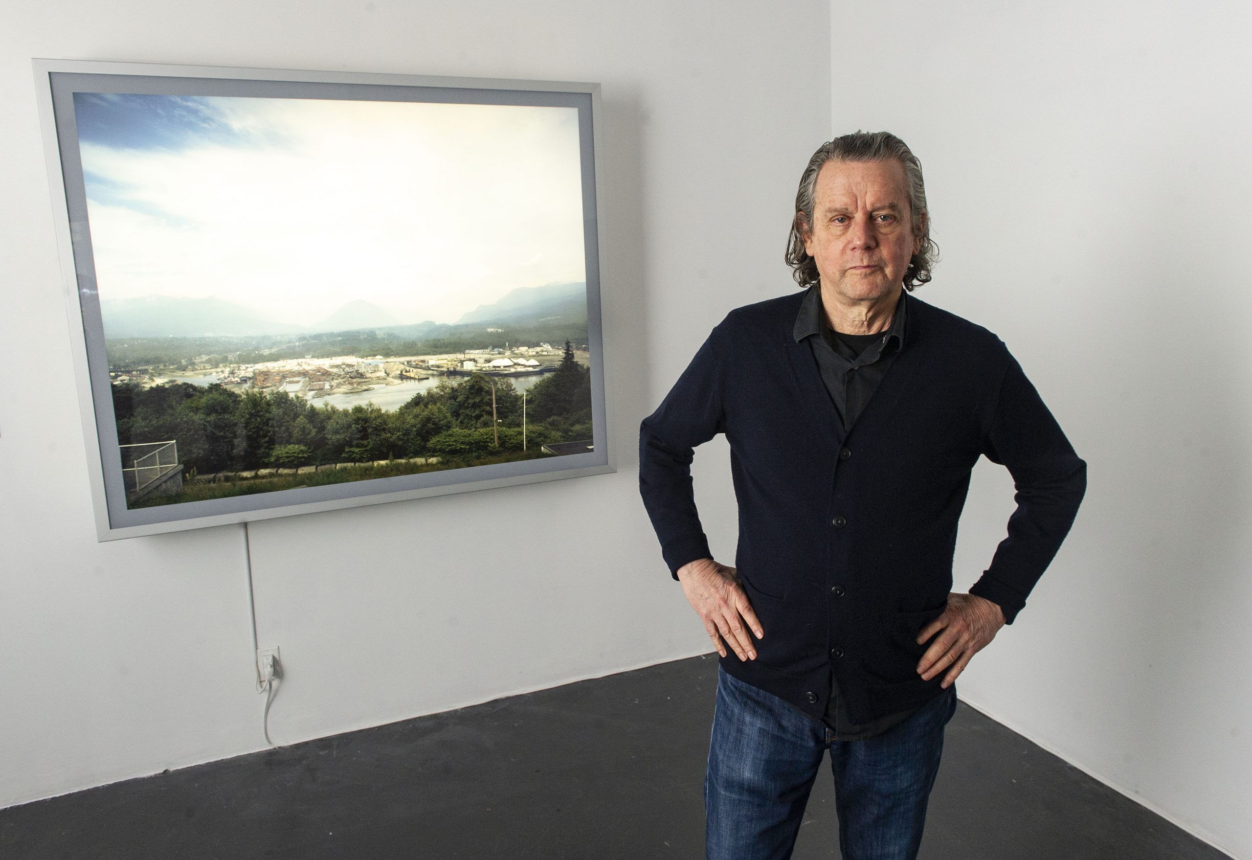 Renowned Vancouver artist Jeff Walls holds first home show