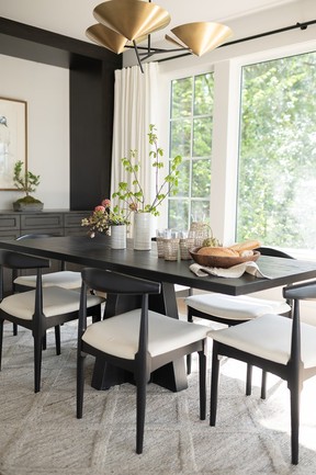 Dining room design by Jaclyn Pett.