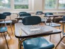 Un enseignant de la Colombie-Britannique s'est vu interdire de détenir un certificat à vie après deux incidents inappropriés à la fin de 2019.