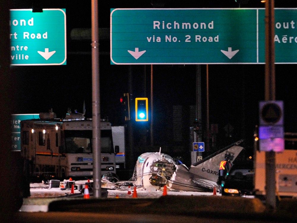 Passenger jet crashed into Vancouver Airport terminal - Richmond News