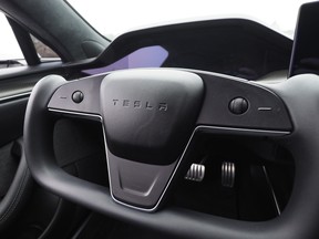 Tesla Model S Plaid yoke