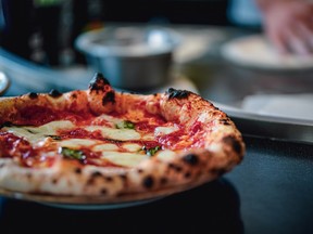 Where to eat pizza in Vancouver?  A summary of restaurant reviews