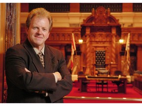 2006: Vancouver Sun columnist Vaughn Palmer, with the chamber of the BC Legislature in behind.