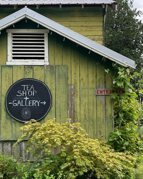 Wineries, English-style craft cidery, brandy, craft distillery gin, and even tea, are among the local specialties in Cowichan.