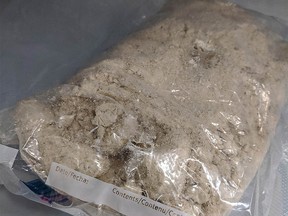 1 kg pure fentanyl