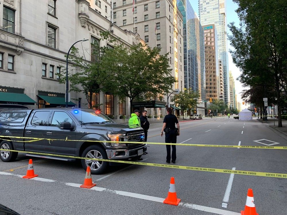 Un muerto y tres heridos en choque trasero a alta velocidad en el centro de Vancouver
