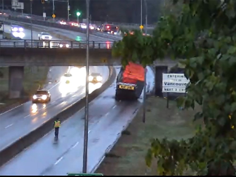 Truck Hits Overpass At Ironworkers Memorial Bridge In North Vancouver ...