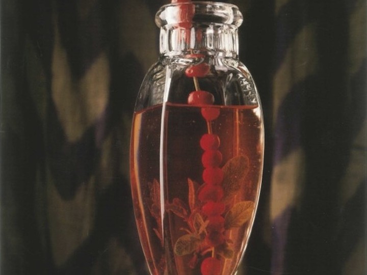  Vinegar infused with cranberries and sage will add a sparkle to your holiday gift giving.