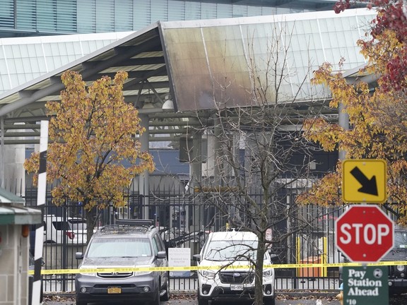 BC border crossings open after explosion at Canada-U.S. crossing ...