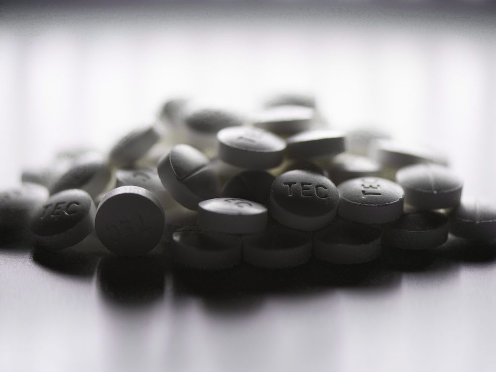 英属哥伦比亚省在法庭上与制药公司对抗，试图证明阿片类药物滥用危害的诉讼案