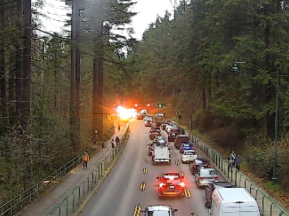 Lions Gate Bridge reopens after crash during Monday afternoon rush