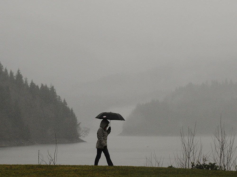 周一从Squamish到Whistler发布了降雨警告