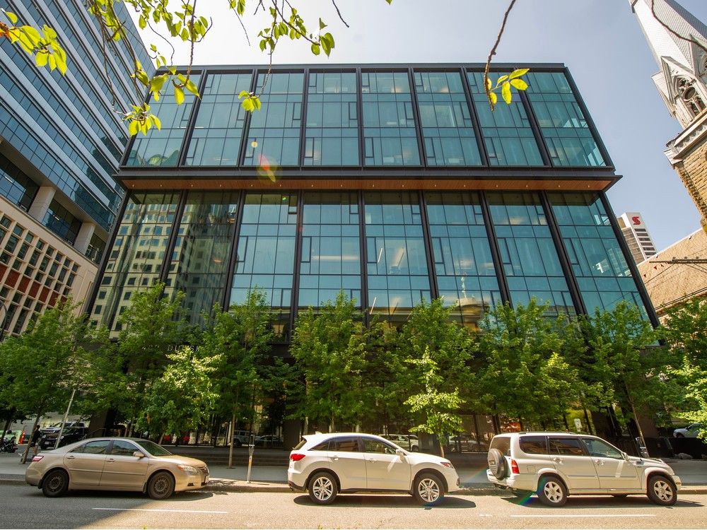 温哥华市中心办公楼以3亿美元的价格交易