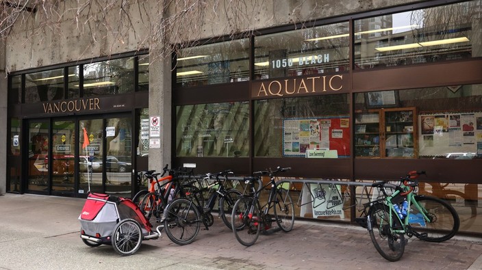 Degraded Vancouver Aquatic Centre unsafe for swimmer: Swim coach