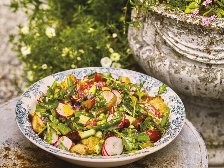  Image of Panzanella Salad from Rosie Daykin’s new book The Side Gardener, to be published by Appetite by Random House.