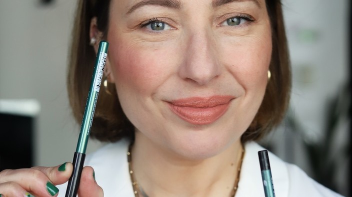 Makeup tutorial: Blue and green are great eyeliner alternatives