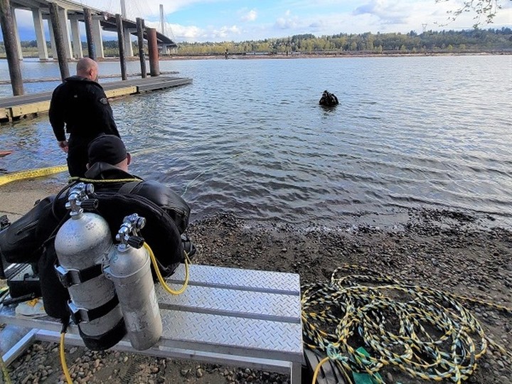  Coquitlam, B.C.: RCMP divers have found three other vehicles in the Fraser River in Coquitlam while searching for a stolen vehicle that went into the water on April 6, 2024.