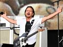 Pearl Jam 乐队的埃迪·维德 (Eddie Vedder) 于 2022 年 7 月 8 日在英国伦敦海德公园举行的美国运通 BST 海德公园颁奖典礼上登台表演。
