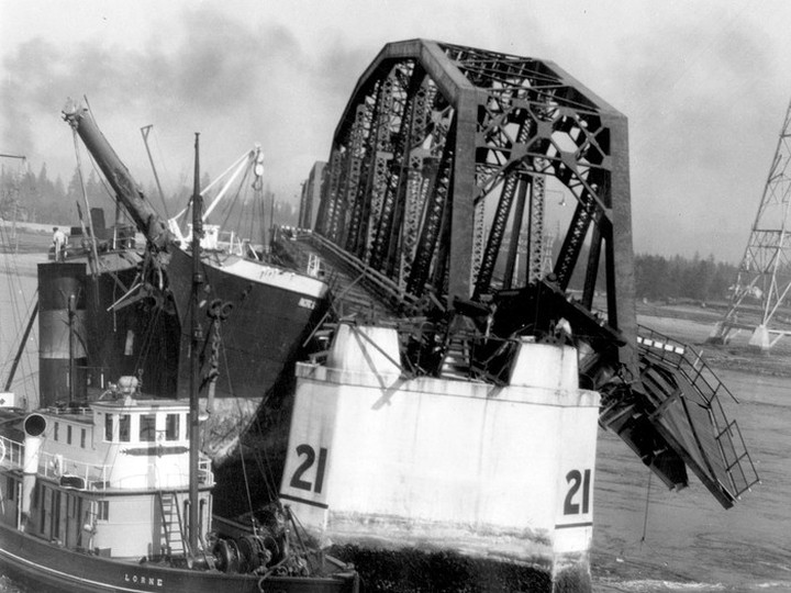  Tugboat Lorne and Pacific Gatherer after knocking down a span of the Second Narrows bridge, Sept. 19, 1930. Leonard Frank Vancouver Archives AM54-S4-: Br P55.1