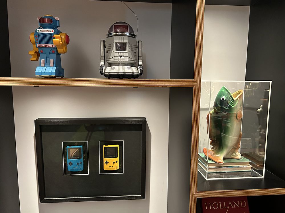 Las obras de arte se encuentran repartidas por todo el hotel CitizenM e incluyen muchos aspectos culturales destacados para la Generación X y los Millennials.