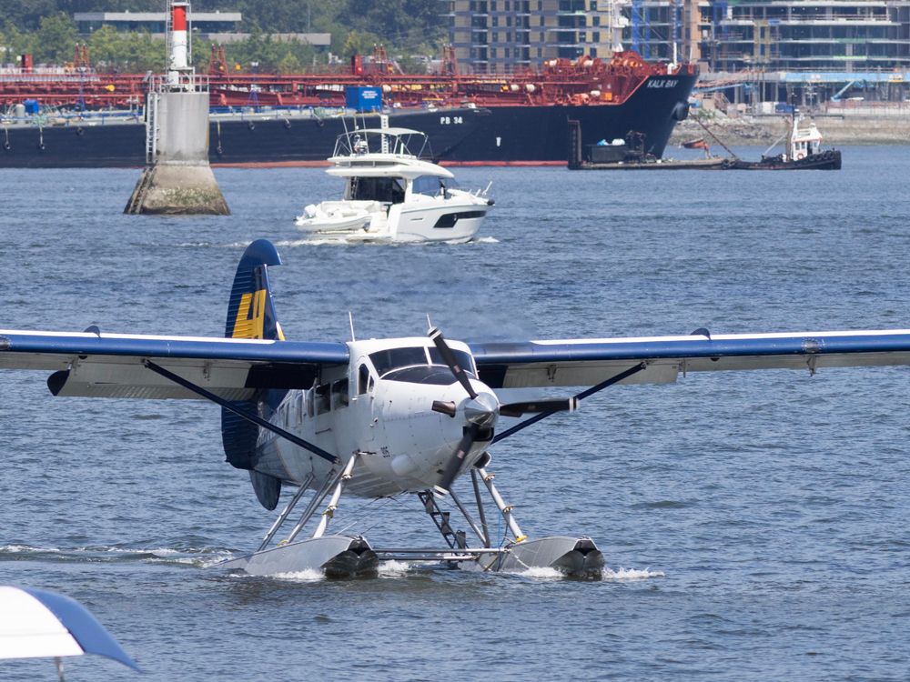 Float plane vs. boat: Who had right of way in Vancouver Harbour crash ...