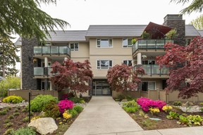 Unit 105 at 1371 Foster Street, South Surrey, was listed for $469,900 and sold for $464,000.