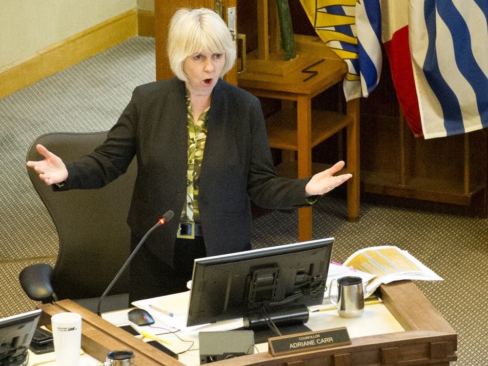 Conseil municipal de Vancouver. Adriane Carr prend la parole alors que le conseil examine le budget 2020 à l'hôtel de ville le 17 décembre 2019.