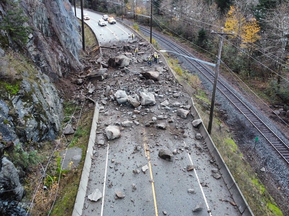 Traffic alert: Highway 7 near Hope still closed due to rock slide