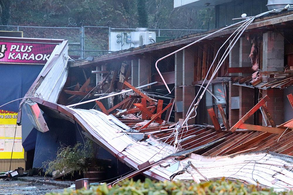 Business owners scramble after shops destroyed in Coquitlam strip mall explosion