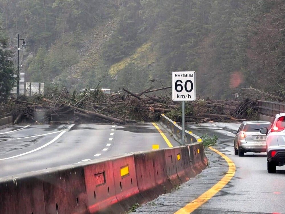 Landslide shuts down traffic in both directions on Sea to Sky Highway