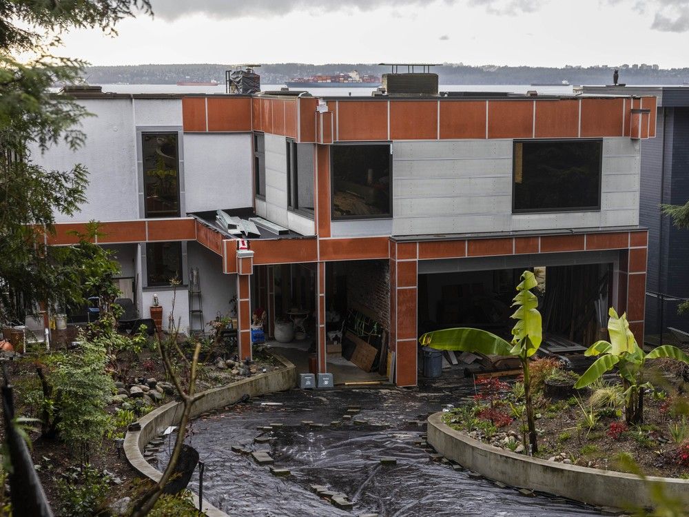  Homeowner Rosa Dona Este was successful in her bid to overturn the earlier court decision, after it was found the judge who allowed the order to go ahead had previously worked for a law firm representing the municipality and had consulted on the matter of Este’s home.