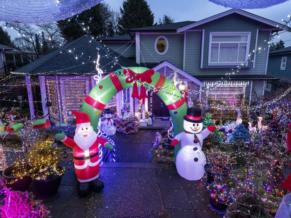 Let it shine! We're looking for the best and brightest in Christmas lights displays in Metro Vancouver. Help us build our map by submitting your display!