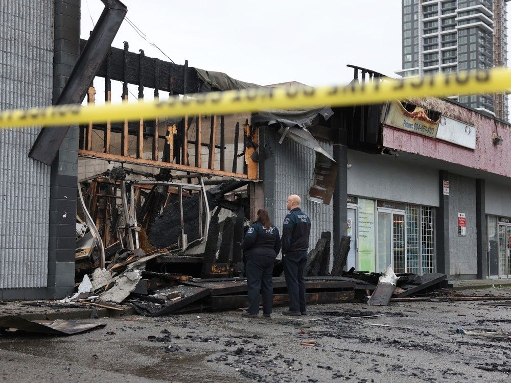 Surrey firefighters battle blaze at strip mall