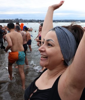 Pour certains, le Polar Bear Swim est bien plus qu'un remède contre la gueule de bois. 5 Scènes de la 105e baignade des ours polaires